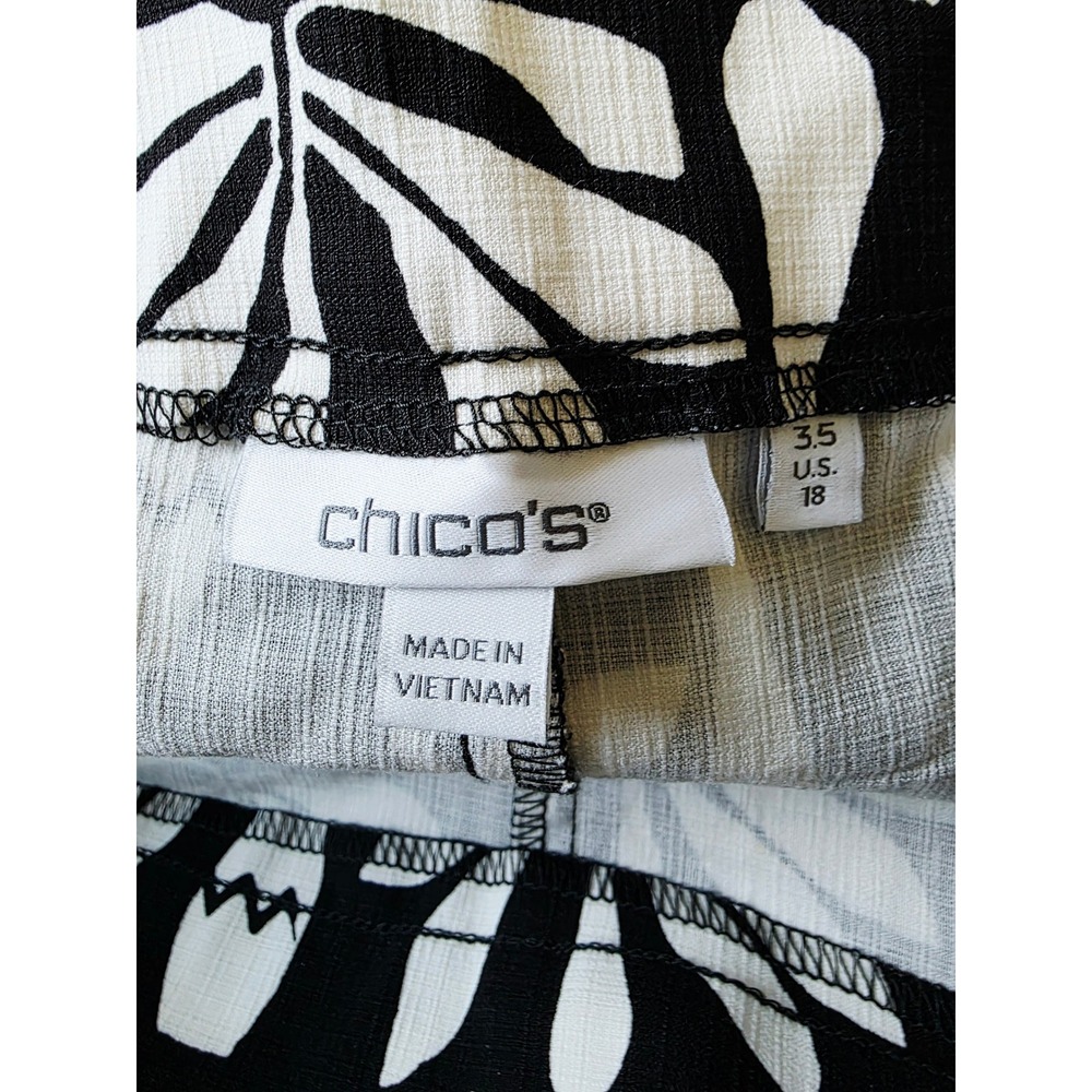 Chico's 3.5 Black/White Leaf Trapunto Cropped Wide Leg Pants 18 1X Pull On NEW - Picture 7 of 8